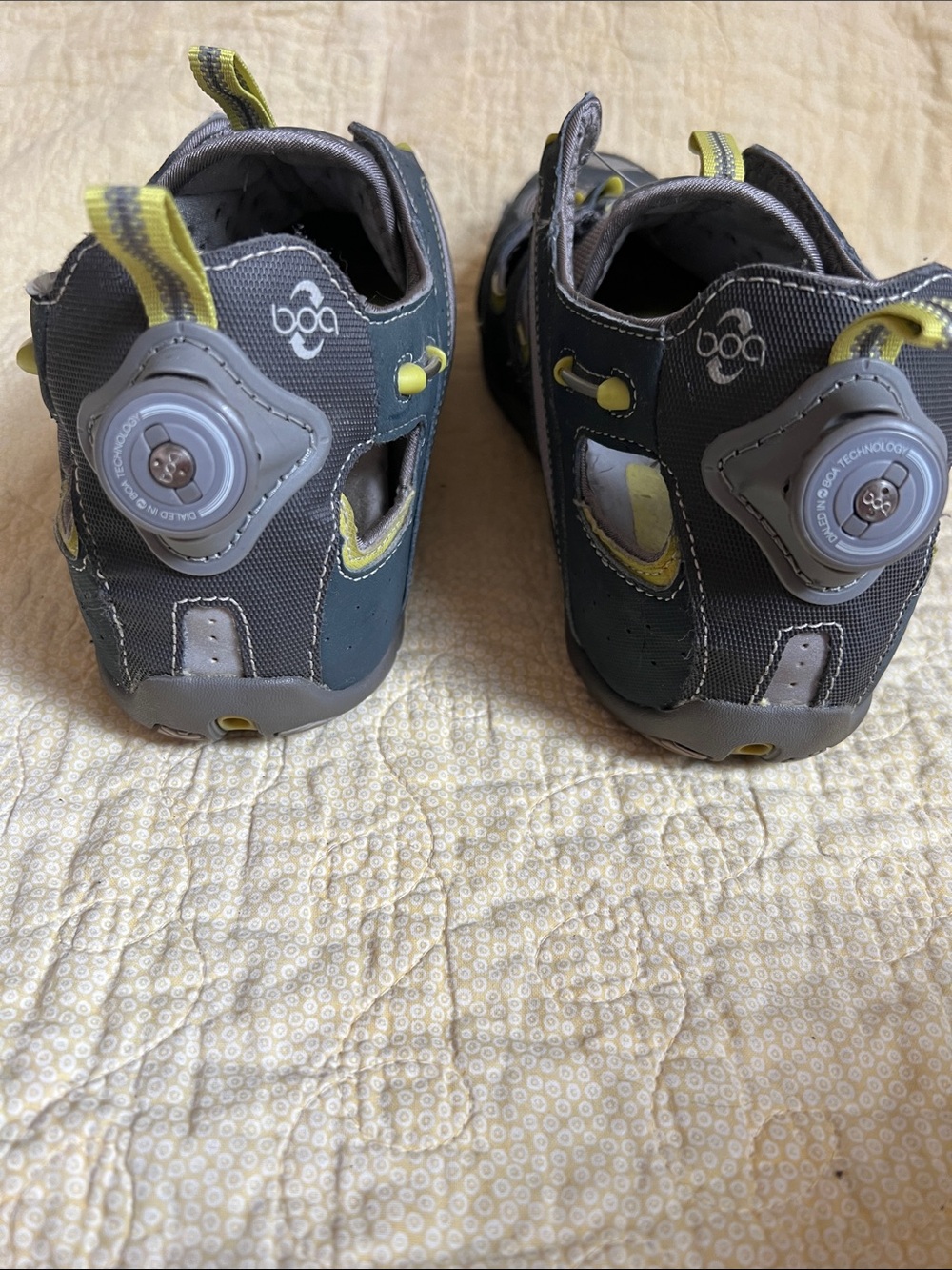 The North Face Men's Gray and Yellow Closed-Toe Hydrotrak Sandals - Picture 3 of 11